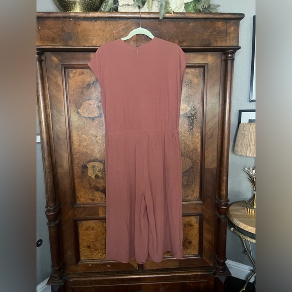 GUC Eileen Fisher- Cropped Wide-Leg Tencel Blend Jumpsuit in Color Ruset. Size M - Picture 4 of 11